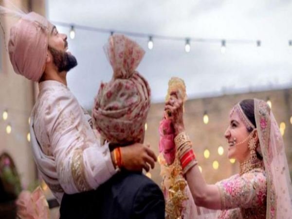 વિરાટ અનુષ્કાના લગ્નની સુંદર તસવીર