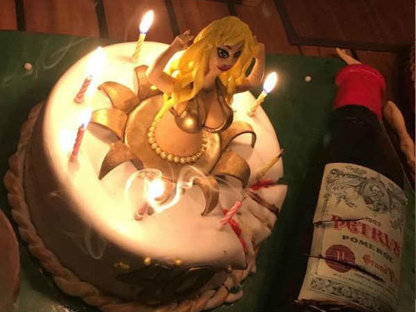 ખાસ કેક
