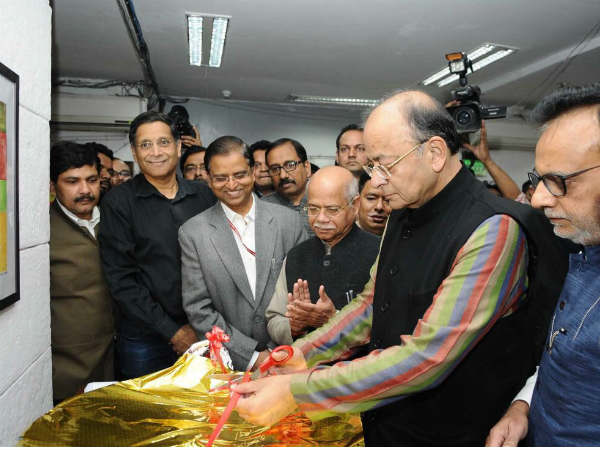 બજેટ રજૂ થાય ત્યાં સુધી ઓફિસમાં જ રહેશે