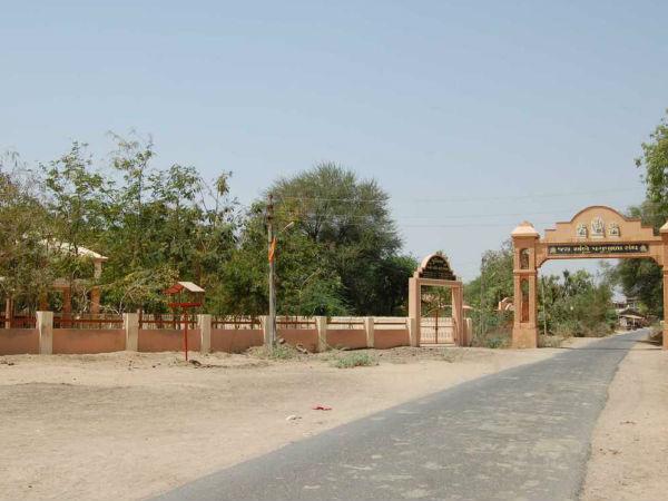 ઝુલાસન ગામમાં એક પણ મુસ્લિમ પરિવાર નથી