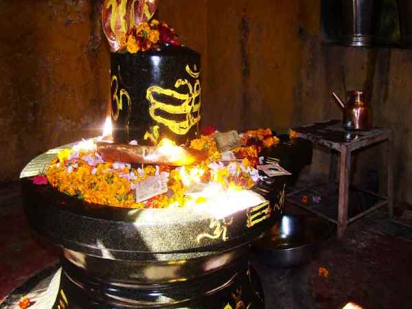 શિવલિંગની પૂજા