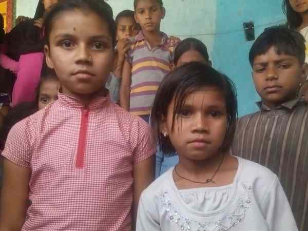 પ્રાઇવેટ સ્કુલની બાળકીઓને બોલાવી