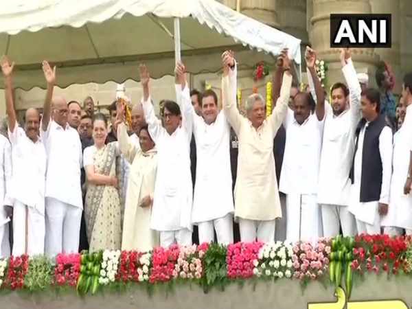 મંત્રાલયની વહેંચણી પર પણ ખેંચતાણ