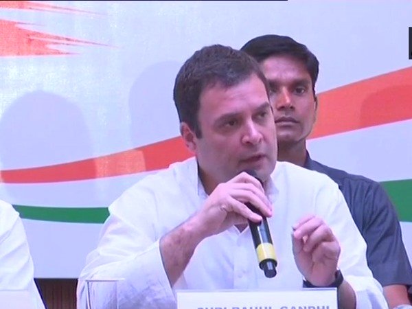 મોદીજીએ પીએમ પદની ગરિમા ઘટાડી