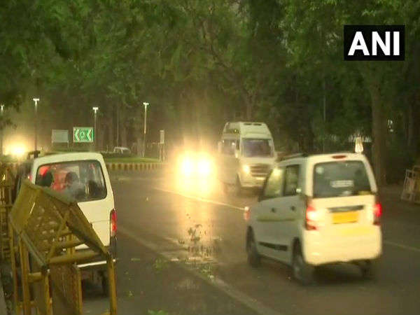 રવિવારે આવેલા તોફાનમાં 39 ના મોત, 53 ઘાયલ
