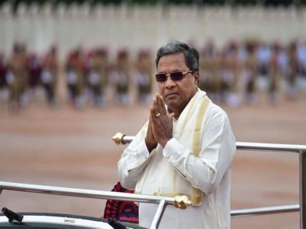 પ્રારંભિક રૂઝાનોમાં પાછળ કોંગ્રેસ