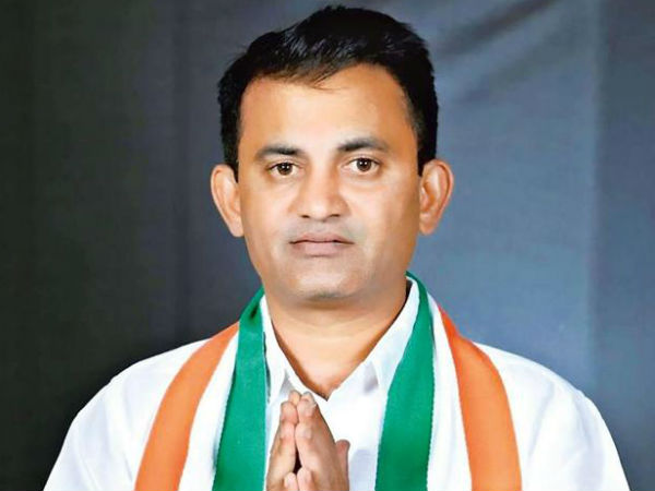 વિપક્ષના નેતા પરેશ ધાનાણી લોક સરકારના મુખ્યમંત્રી બન્યા