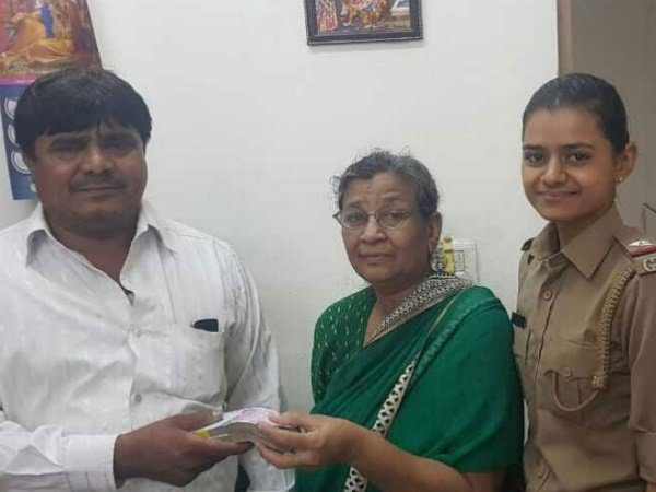 વૃદ્ધ દંપતિએ મંગળવારે બુક કરી હતી ઓટો