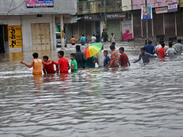 રાહતલક્ષી વહિવટી કામગીરી ઝડપી હાથ ધરી
