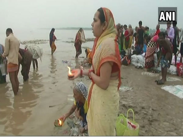 આસ્થાની ડૂબકી
