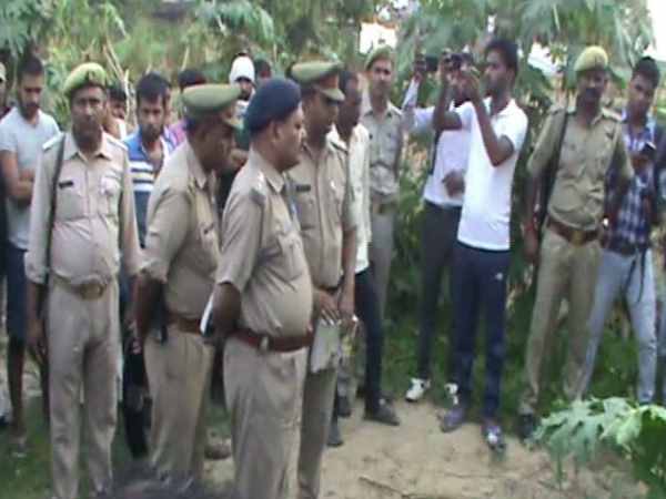 બાળકી ધાબા પર સૂતી હતી