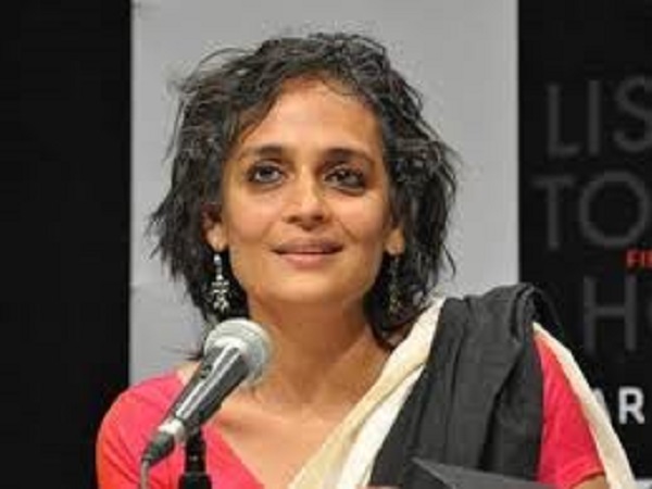 અરુંધતિ રોયનો મોટો આરોપ