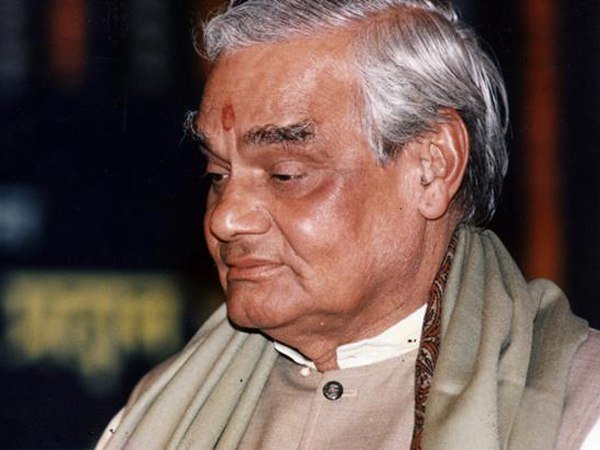 અટલજીને કઢી, ગરમ ગુલાબજાંબુ અને ખીર પસંદ