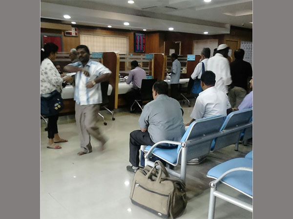 મિનિમમ બેલેન્સ જાળવવાના નામ પર પૈસા કાપ્યા