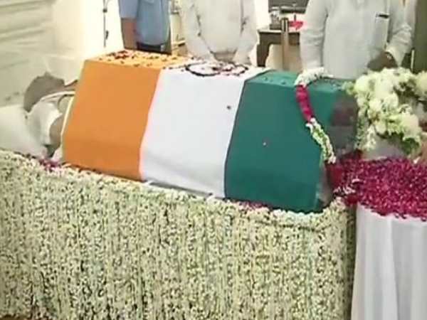 કેવી રીતે મળે છે રાજકીય સમ્માન
