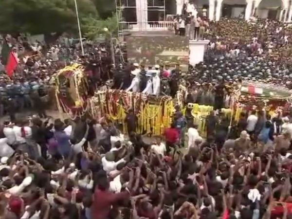 રાજાજી હોલમાં અંતિમ દર્શન
