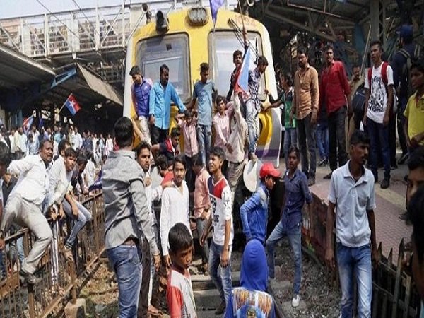 નક્સલીઓ સાથેના સંબંધમાં ડાબેરીઓની ધરપકડ