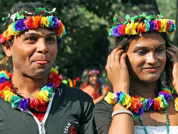 એકબીજાની સંમતિથી એકાંતમાં સેક્યુઅલ સંબંધ અયોગ્ય નથી?