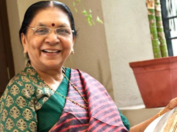 ગર્લ્સ હોસ્ટેલમાં આનંદીબેનની સલાહ