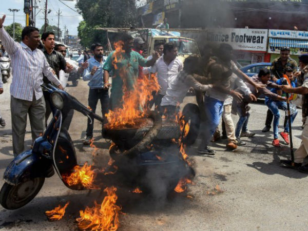 ભાજપ-કોંગ્રેસના કાર્યકરો વચ્ચે અથડામણ