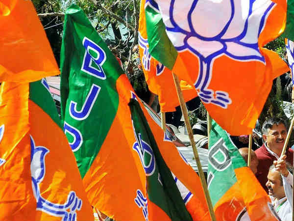 નેતાઓના નામે યોજનાઓ