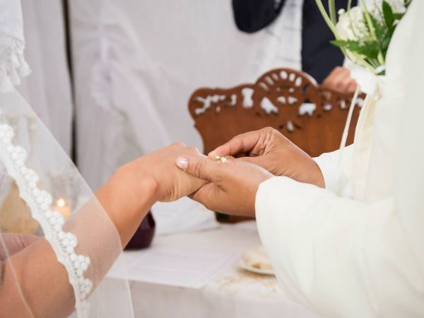 ફાયર સ્ટેશનમાં કપલે કર્યા લગ્ન