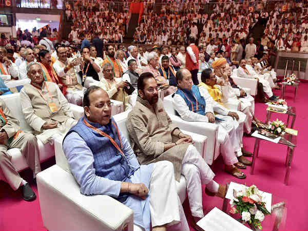 યોજનાઓના પ્રચાર પર જોર