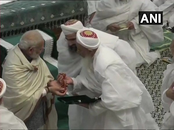 ‘આપણે સમગ્ર વિશ્વને એક પરિવાર માનનારા'