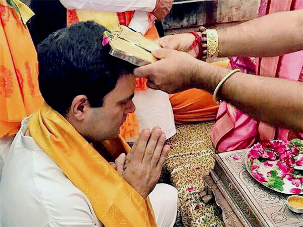 કોંગ્રેસની હિંદુ વિરોધી છબી તોડવાની કોશિશ