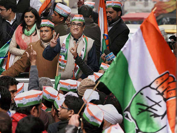 માકનને કર્યા નજરઅંદાજ
