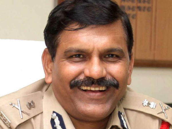 તેજ તર્રાર પોલિસ અધિકારી