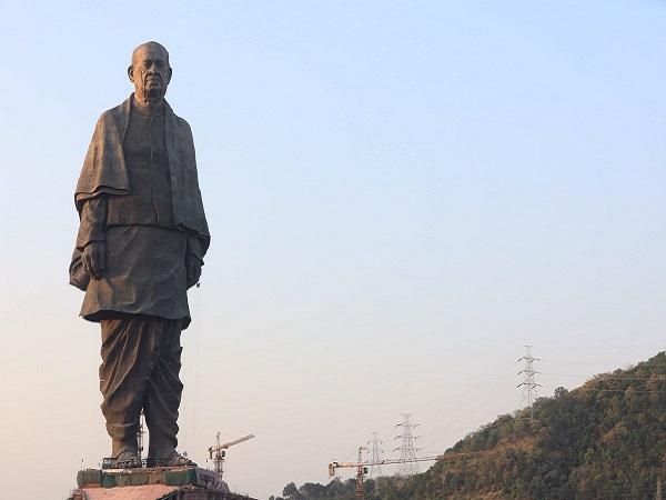 માત્ર એક સમારંભમાં શામેલ