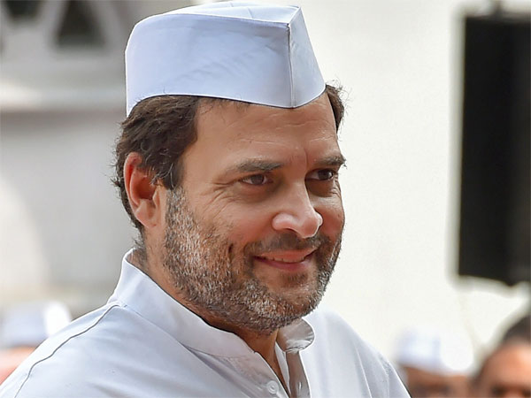 આરતીના થાળથી ફુગ્ગાઓમાં આગ લાગી