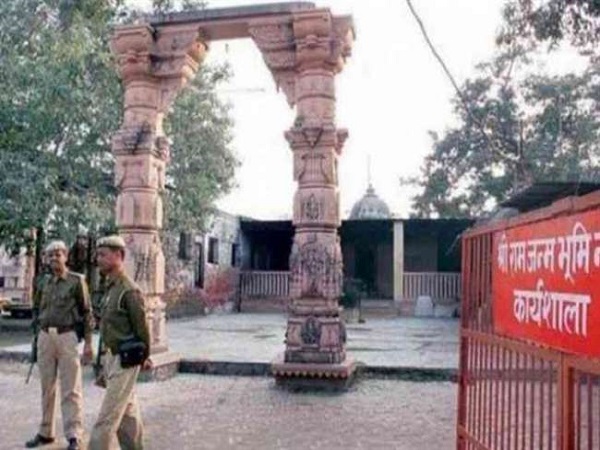 પથ્થરથી ભરેલા 70 ટ્રક અયોધ્યા પહોંચી રહ્યા છે