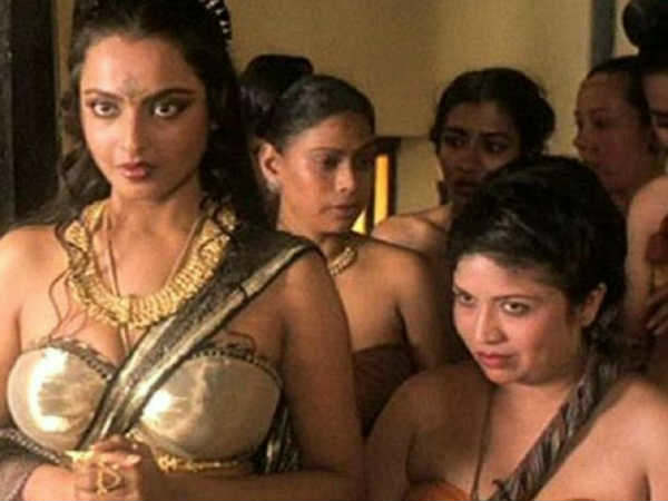 પહેલો શૉટ આપ્યો