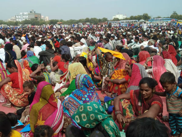 જમીન વિહોણા લોકોને જમીનની માંગ કરી