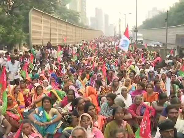આઝાદ મેદાને પહોંચી ગયા હતા ખેડૂતો