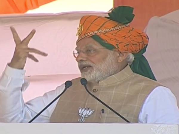 કોંગ્રેસ માઓવાદીઓને ક્રાંતિકારી ગણાવી રહી