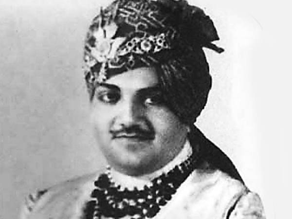 એક સમારંભમાં જોઈ હતી ઝૂબેદાને