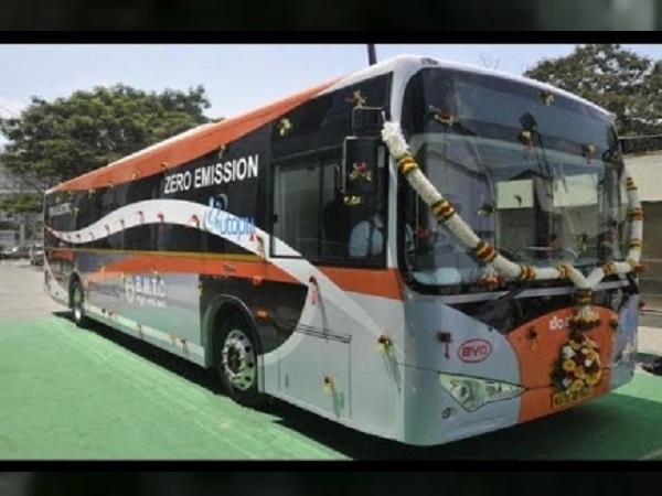 BRTS રૂટ પર ચાલી રહી છે 255 સીએનજી બસ