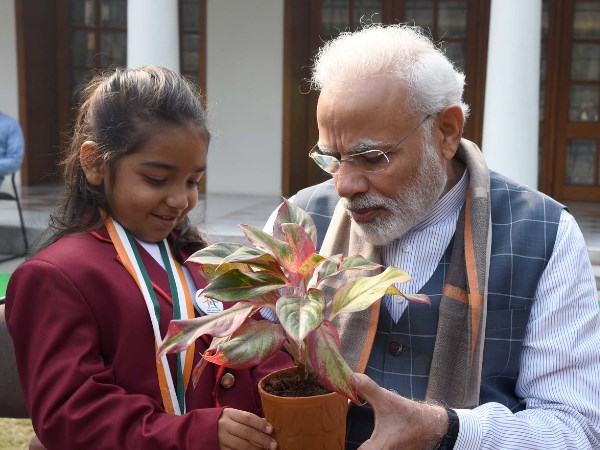અત્યાર સુધી 1008 છોડ વાવી ચૂકી છે