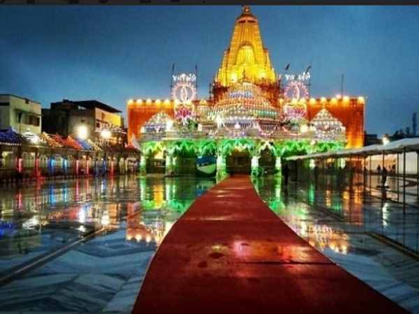 કમાલની વાત - પ્રતિમા નથી થઈ સ્થાપિત
