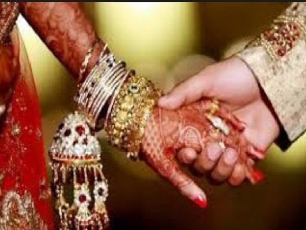 મહારાષ્ટ્રમાં અમુક સમાજોમાં નવવધુ મહિલાને વર્જિનિટી ટેસ્ટ માટે કરવામાં આવે છે દબાણ