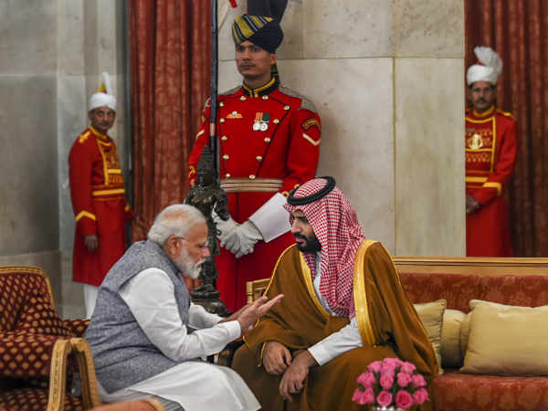 પ્રવાસ સાથે જ વિવાદ