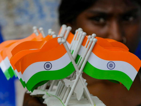એકબીજાને દોષી ગણાવી રહ્યા છે અધિકારી