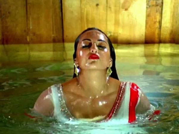પાણીમાં આગ લગાવી
