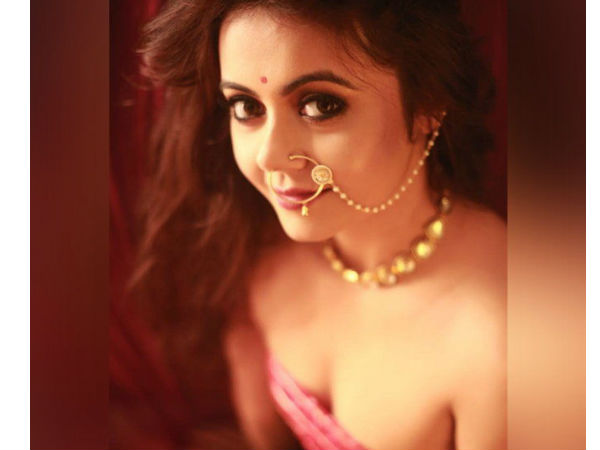 કન્ટ્રોવર્સી