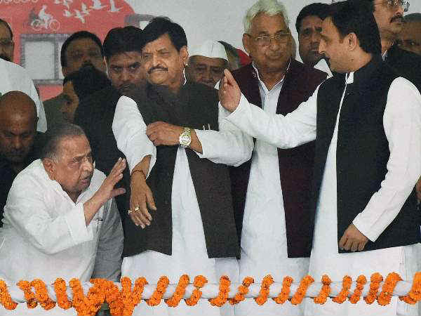 ઉત્તર પ્રદેશમાં ત્રીજા તબક્કામાં કાકા-ભત્રીજા વચ્ચે જંગ, કોણ મારશે બાજી