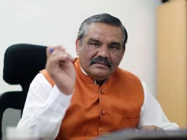 કોઈ ભૂલ તો કહી દો? - વિજય સામ્પલા