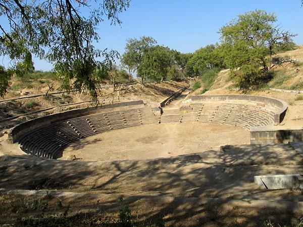 સહસ્ત્રલિંગ તળાવ